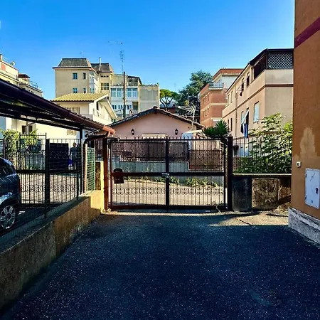Lägenhet Gemelli-san Pietro-trastevere-casa Con Posto Auto Rom