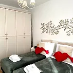 Gemelli-san Pietro-trastevere-casa Con Posto Auto Apartamento